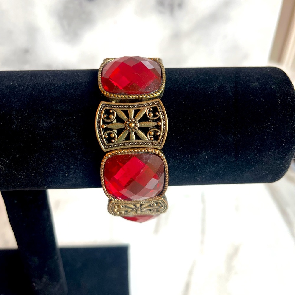 Gold-Tone Faceted Red Stone Stretch Bracelet (7.5”)
